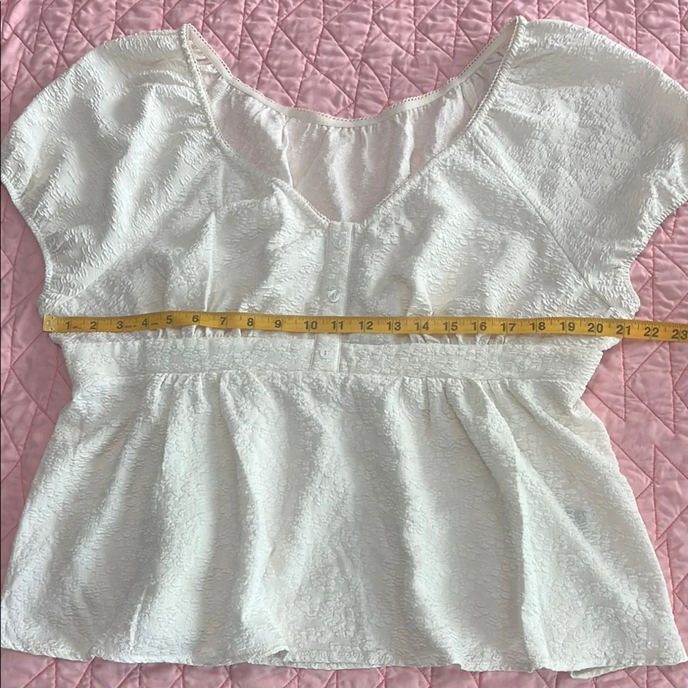 SHEIN White Textured Blouse - Picture 2 of 6